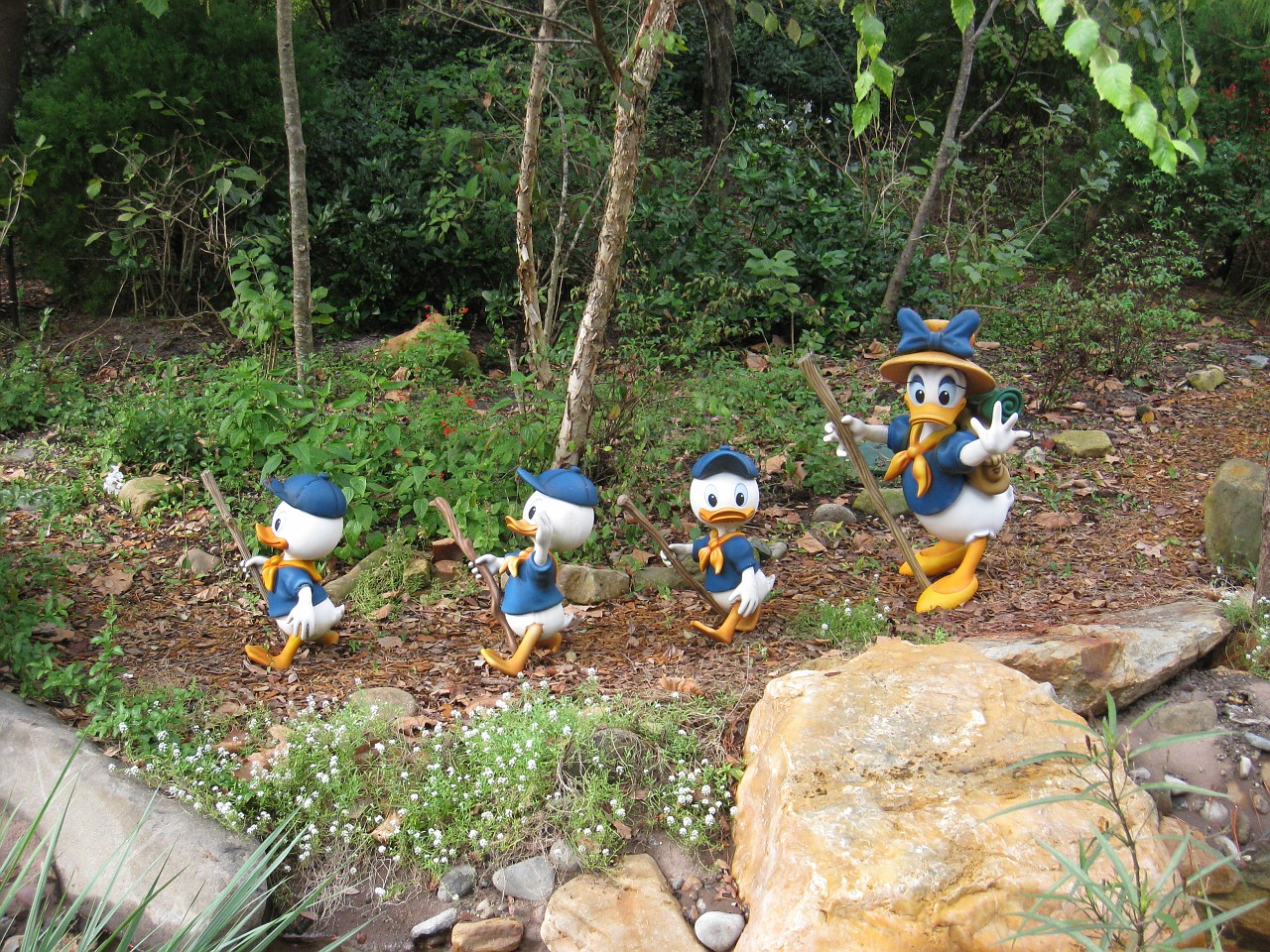 Vacation 2007-12 - Disney Parks  0823.jpg - The 2007-08 vacation to Florida included Disney World. We visited some of the larger theme Resorts along with Animal Kingdom and Disney Hollywood Studios.